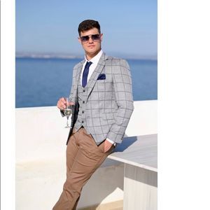 Cole Haan grand sport coat NWT runs more like a 40R